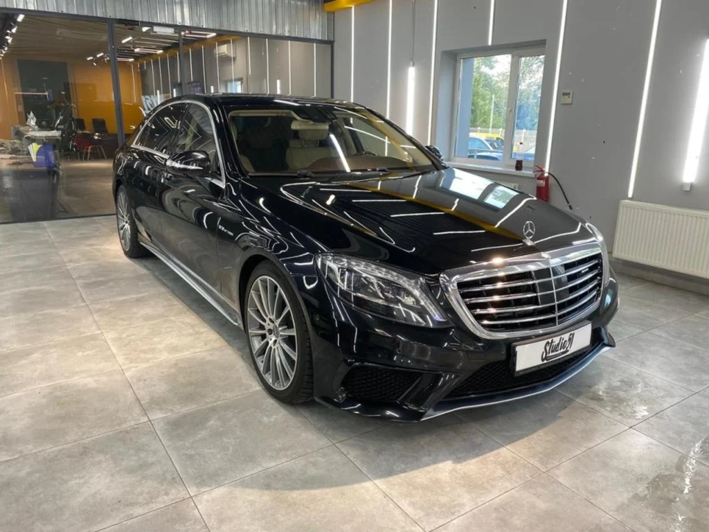 Видно ли прозрачную защитную пленку на авто